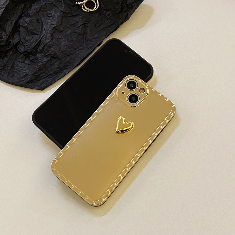 Elegant Heart Phone Case Design