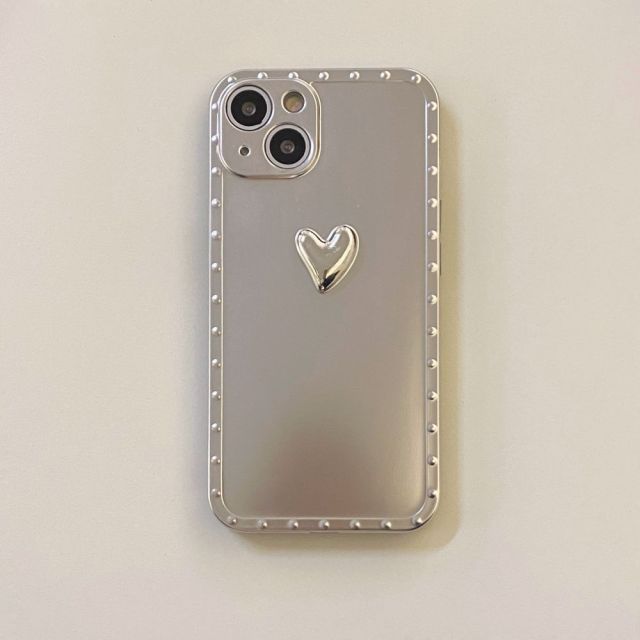 Elegant Heart Phone Case Design