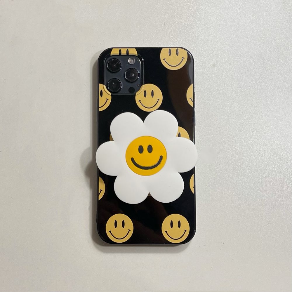 Cute Smiley Phone Case With Adorable Flower Phone Grip